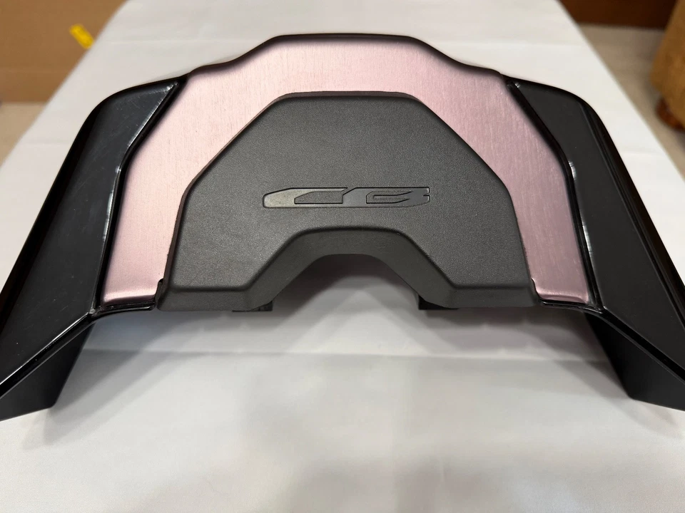 Оригинальный запасной капот для заднего сиденья пассажира Honda CB1000R 18-23 77410-MKJ-D100 - Изображение 2 из 4