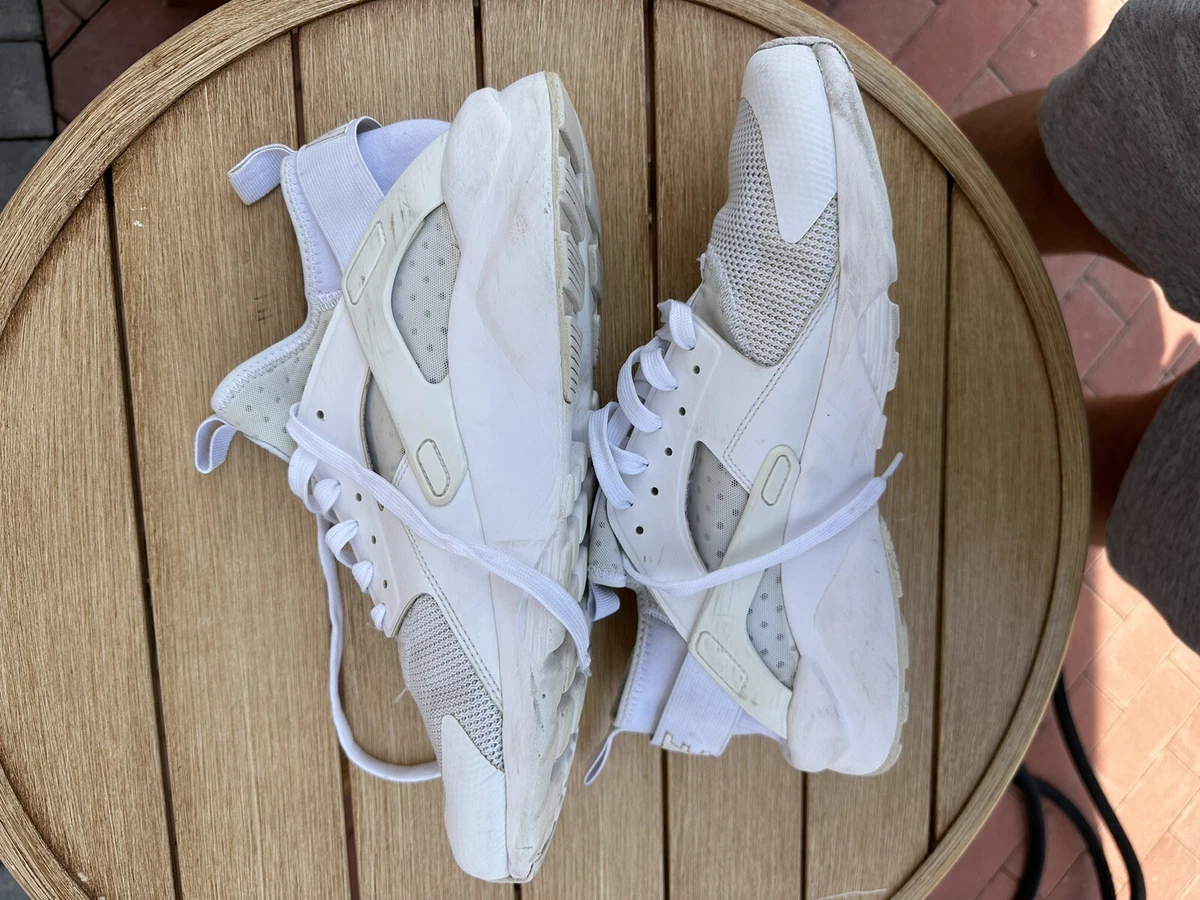 Air huarache run ultra top triple white