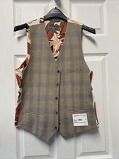 Paisley  Gray 5 Button Slim Fit Vest Mens Medium Tan Plaid Leaves MSRP 80