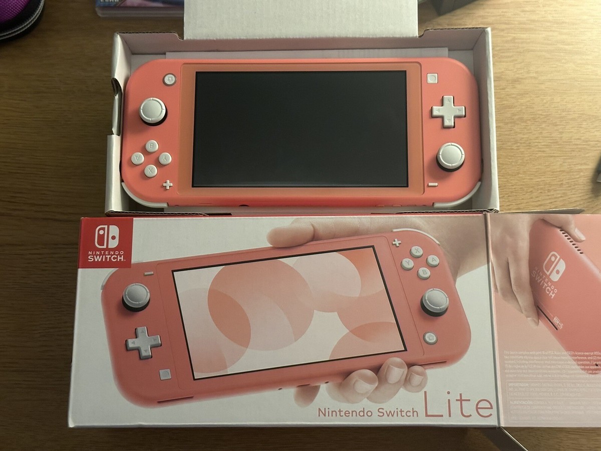 Nintendo Switch Lite Coral + 256 GB SD Card + Mario Kart Deluxe +