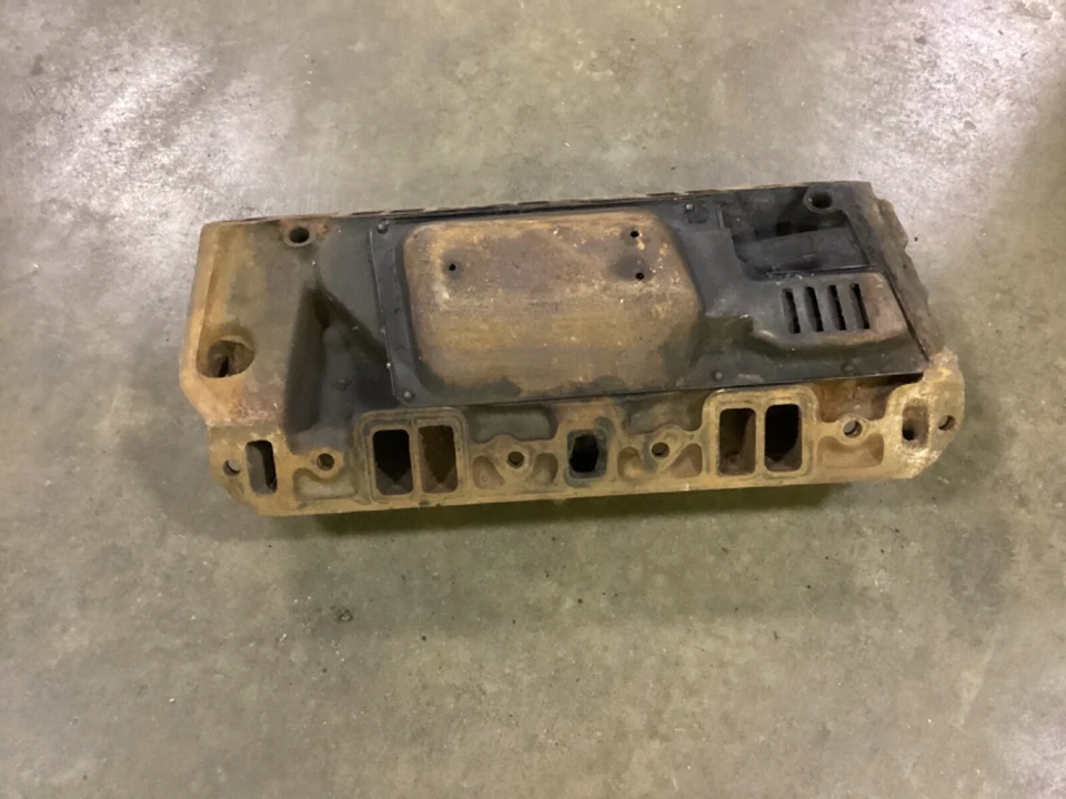 68 69 70 71 72 73 74 AMX Javelin Jeep CJ5 CJ7 360 401 4 barriles colector de admisión Foto 4 de 4