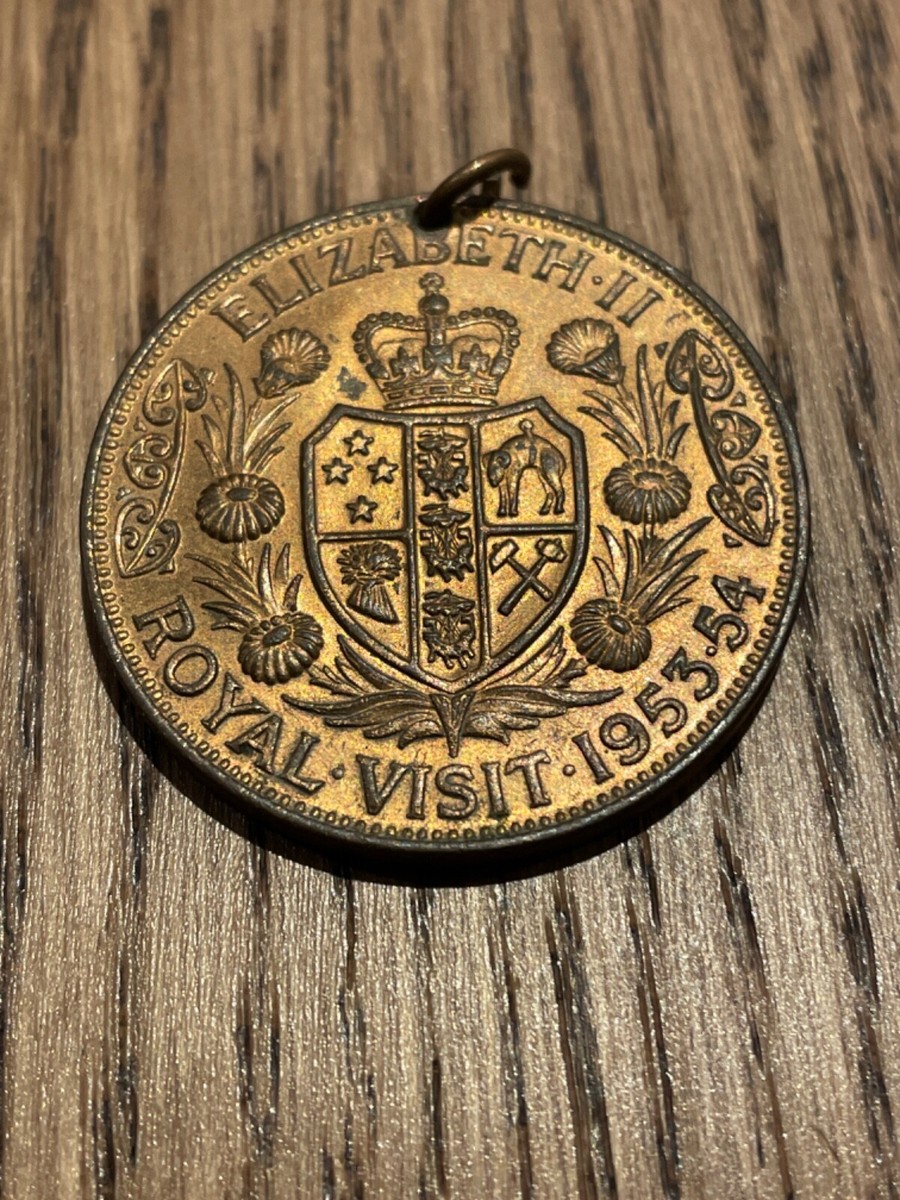 QUEEN ELIZABETH II ROYAL VISIT MEDAL 1953-54 | eBay
