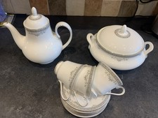 ROYAL DOULTON YORK X T Pot, serving bowl and 6 tcups  &saucers 