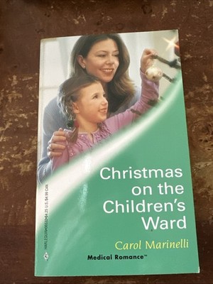 Christmas on the Children's Ward by  Carol Martinelli Mass Market NEW Ships Fast