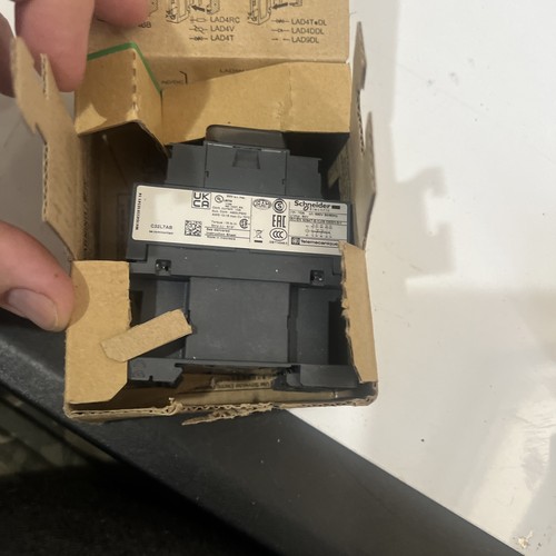 Schneider Electric CAD32L7 Steuerrelais 690V 3-polig 3-Phasen Spule 200VAC 50/60Hz - Bild 17 von 18