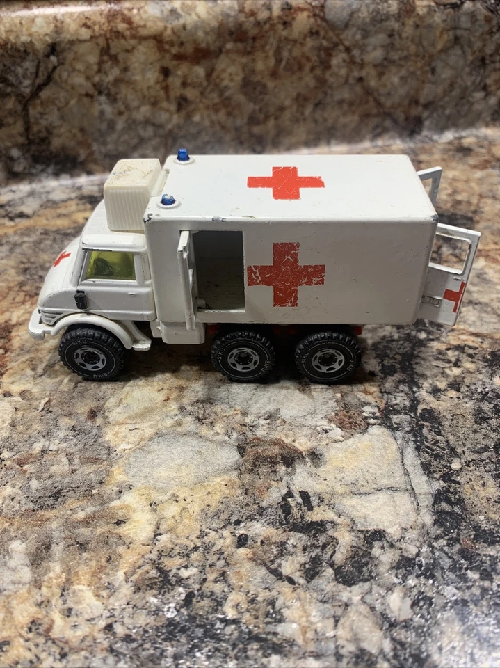 Vintage SIKU Unimog Mercedes First Aid Vehicle HH E-14 Doors Open Cool Unit VTG - Image 2 of 4