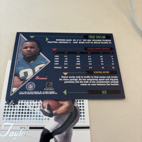 Fred Taylor 1998 Bowman Scout's Choice SC9 Rookie Insert & 2002 SP Authentic #68 - Picture 4 of 9