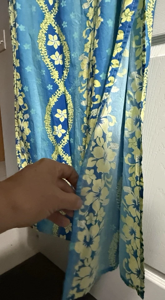 Vestido hawaiano sin mangas Royal Creation con abertura lateral, talla grande Foto 4 de 4