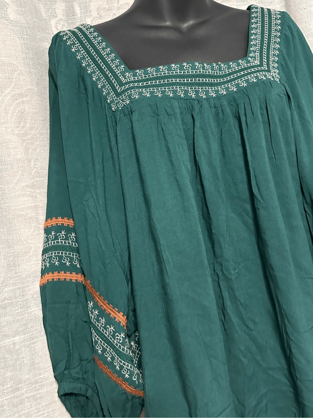 Nice Chrysanthemum Border Crossover size medium b… - image 2