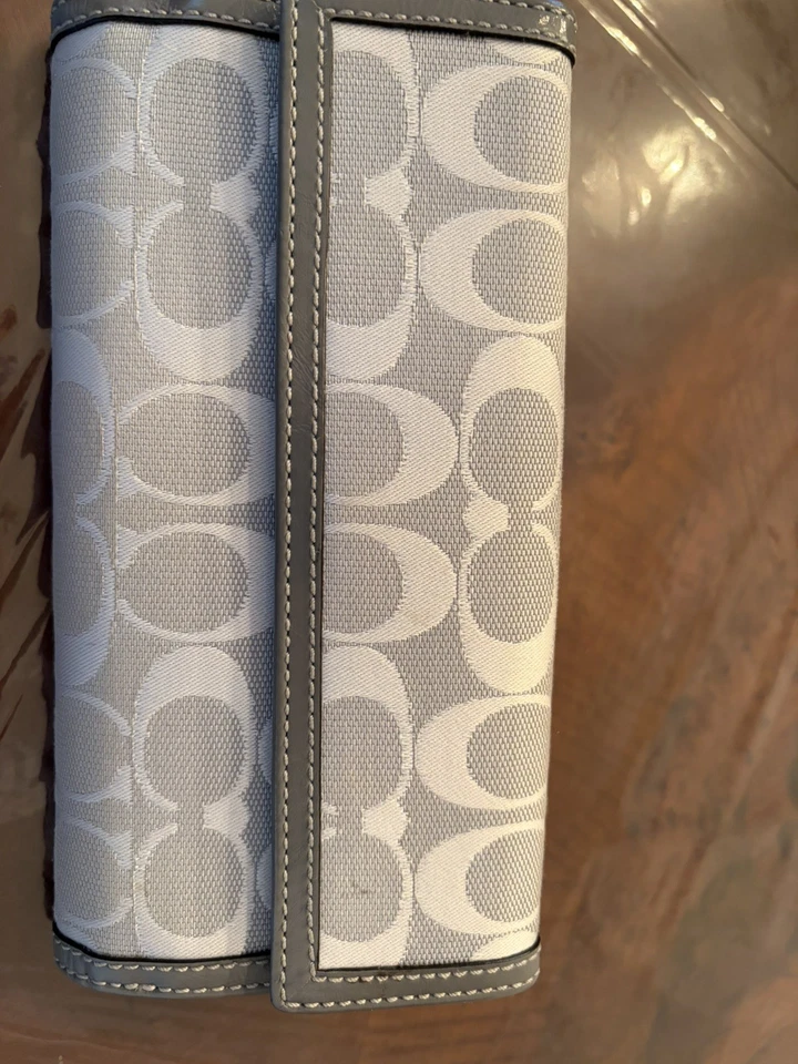 Coach Legacy Slim Gray Envelope Wallet Signature Leather Trifold Turn lock - Image 3 of 4