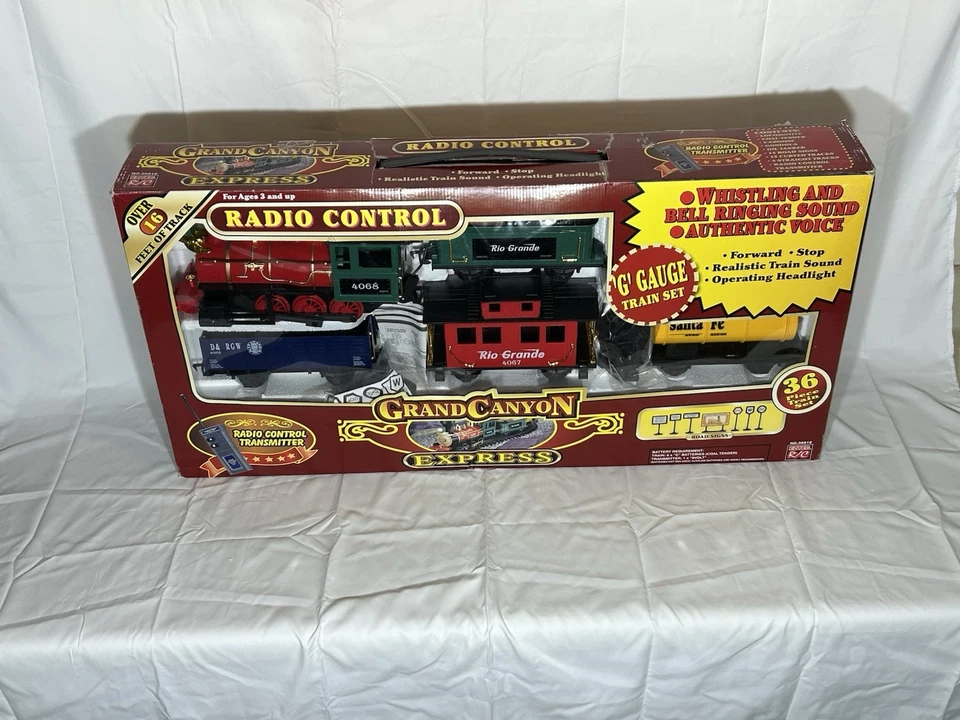 EZTEC GRAND CANYON EXPRESS TRAIN SET NO. 36912 RADIO CONTROLLED NEW IN BOX 2005 - Image 3 of 4