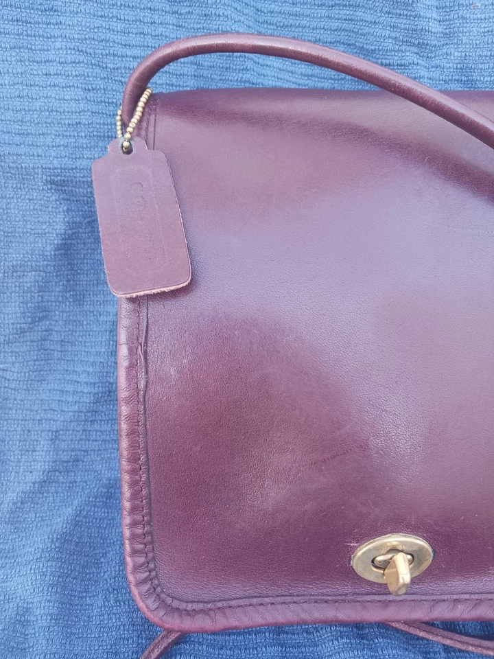 Vtg 80s 90s COACH Compact Pouch 9620 Mocha Burgundy? Leather Crossbody Made NYC - Image 4 of 4