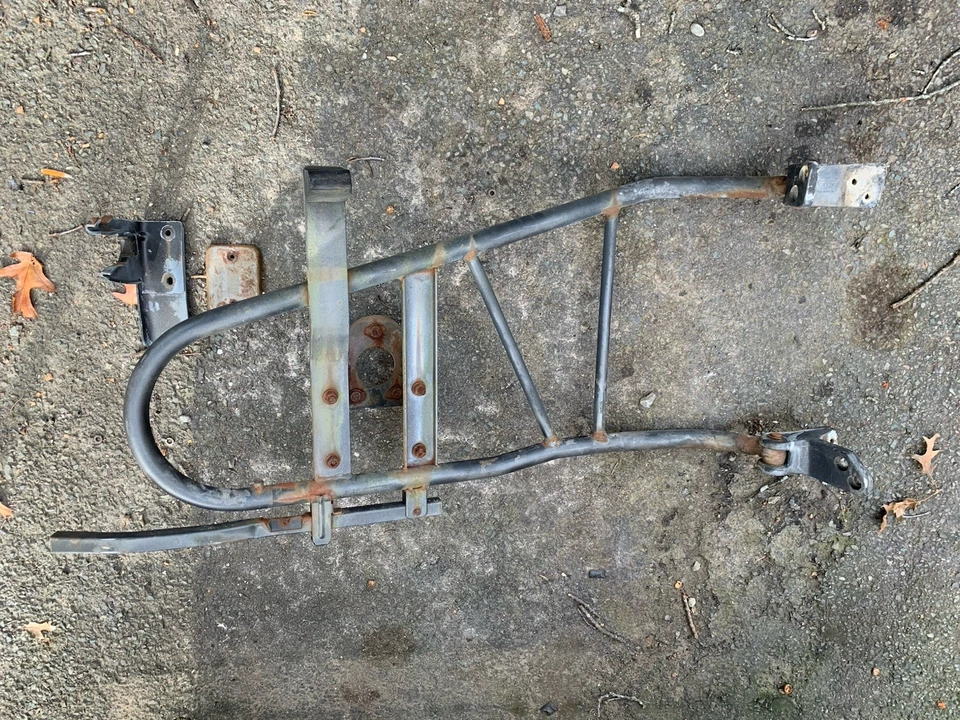 Ford Bronco II 1984 1990 2 brazo oscilante montado en la parte trasera portador de neumáticos de repuesto todoterreno OEM Foto 2 de 4