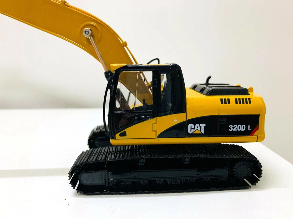 Caterpillar Cat 320D Long Reach Excavator Yellow 1:50 Scale Engineering Vehicles - Image 2 of 4