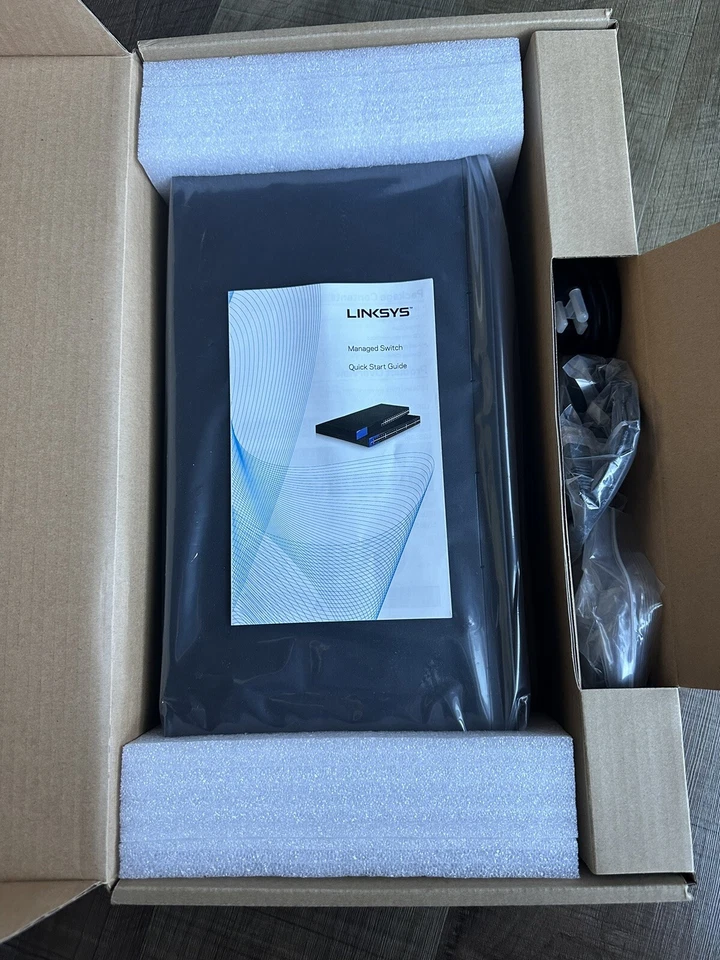 LINKSYS - LGS528 - 28 Port Managed Gigabit Switch - Power Cord - Rack Mount Kit - Image 2 of 4