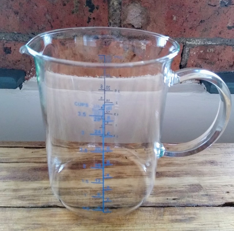 VINTAGE USA GLASS MEASURING JUG IN CUPS/ US FLUID OZ & Ib's MINT