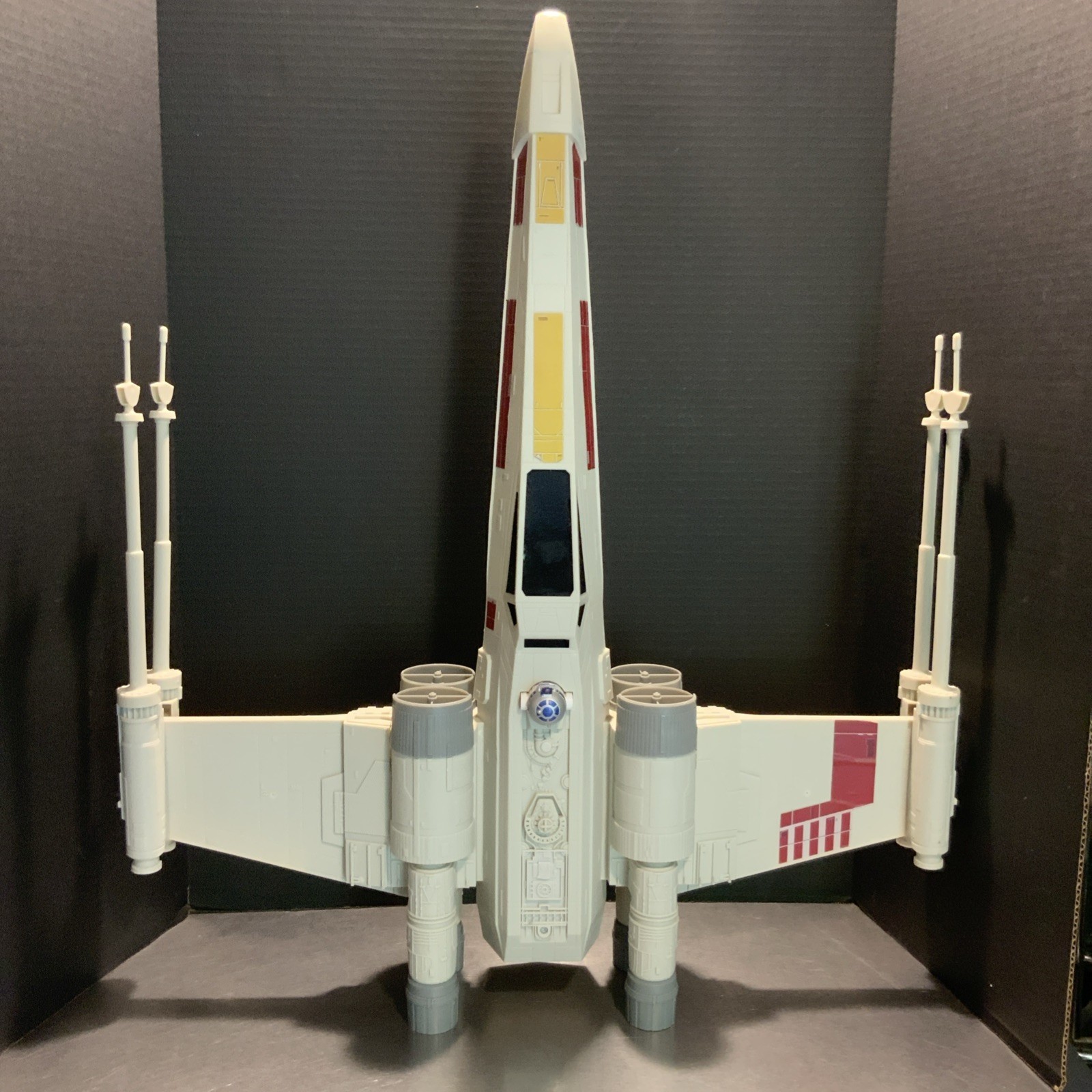 Star Wars Giant X-Wing Fighter R2D2 Pilot Toy Hasbro C2604A Vintage Collectible