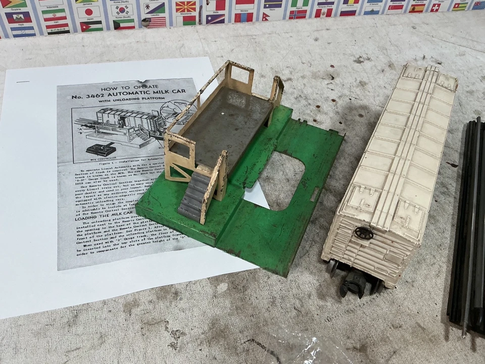 Lionel 3462 Refrigerated Milk Car / Station / RCS Track O Gauge - Image 4 of 4