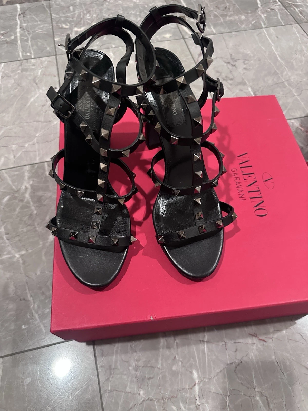 Valentino — VALENTINO Rockstud Black Leather Sandals (SIZE 41)