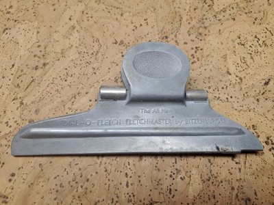 Vintage Bitzenburger Dial-O-Fletch Fletchmaster Fletching Clamp Curved