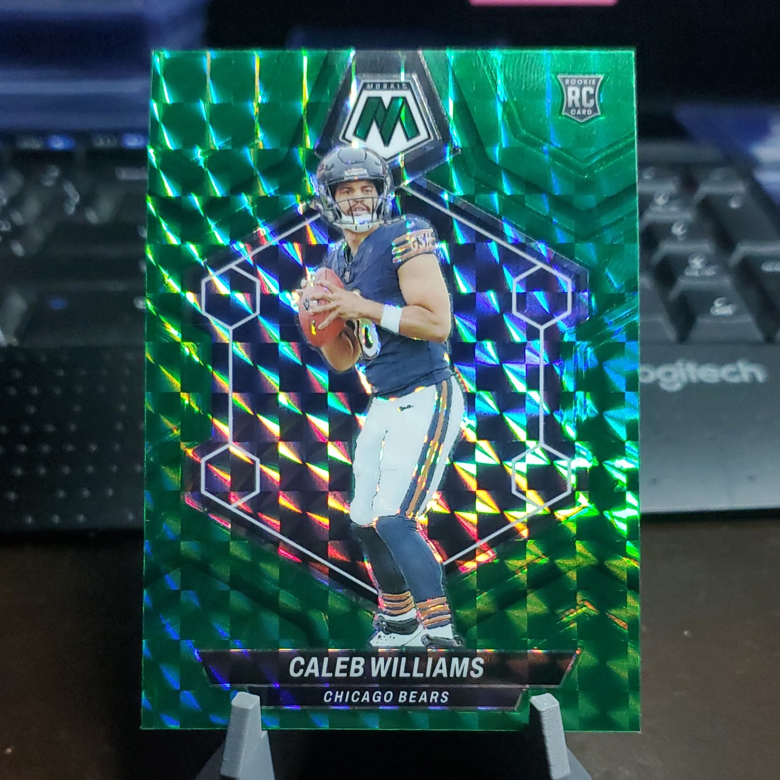 2024 Panini Mosaic - Rookies Caleb Williams #301 Green Mosaic Prizm (RC)
