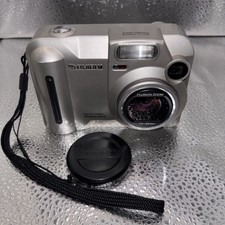 FUJIFILM FinePix 600Z Digital Compact Camera w/ Strap  Cover   Tested Working