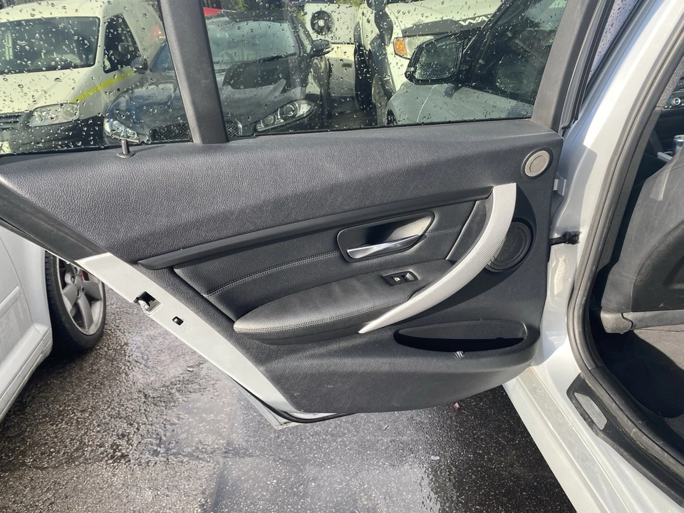 BMW 3 SERIES F31 TOURING BLACK LEATHER FRONT & REAR HEATED SEATS 2017 - Image 4 of 4