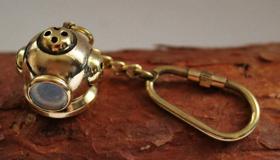 SEA-CLUB Maritimer Schlüsselanhänger Taucherhelm ca. 9 cm Messing