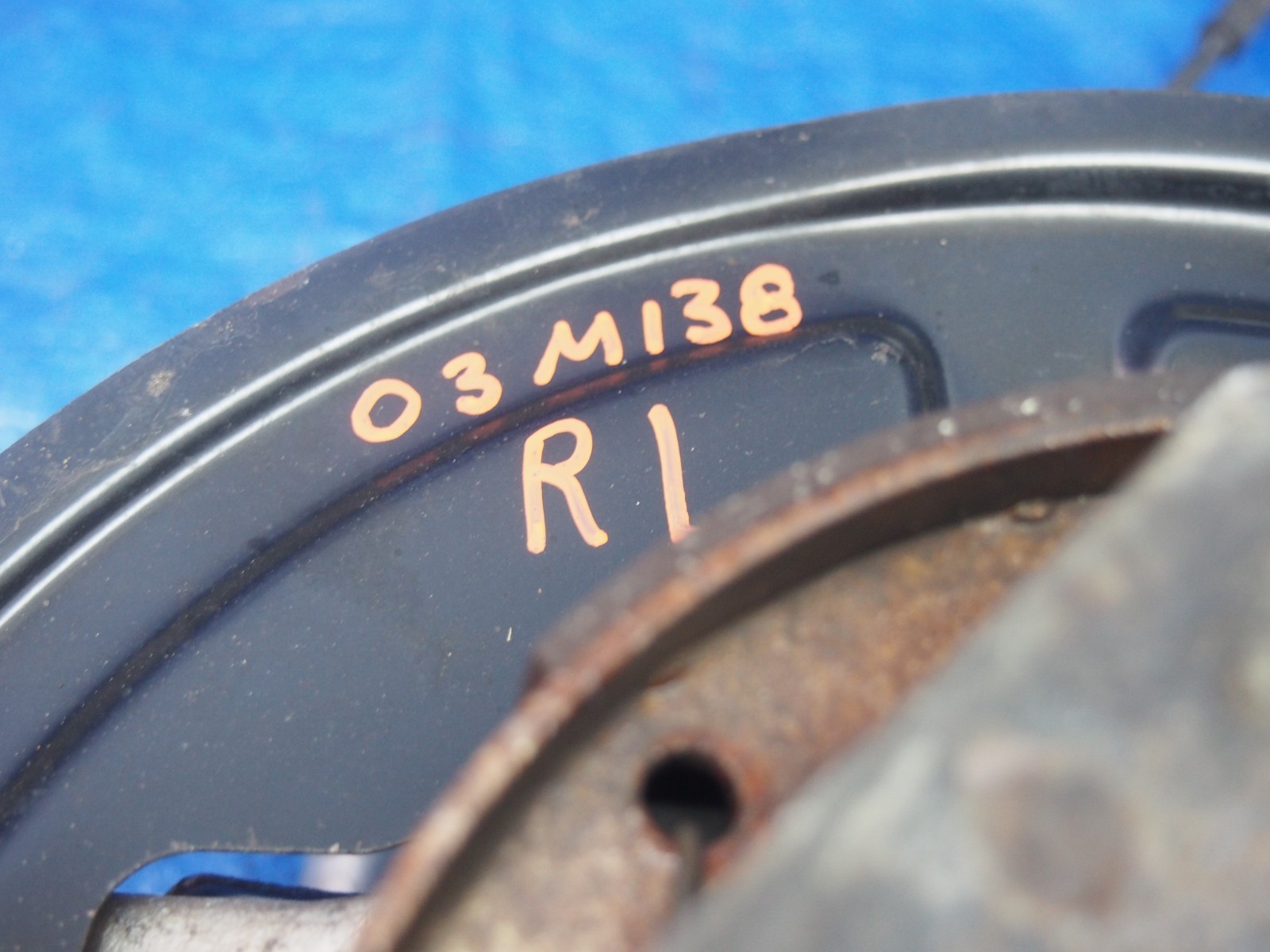 02-06 MASERATI CAMBIOCORSA M138 REAR DRIVER SPINDLE KNUCKLE WHEEL BEARING HUB