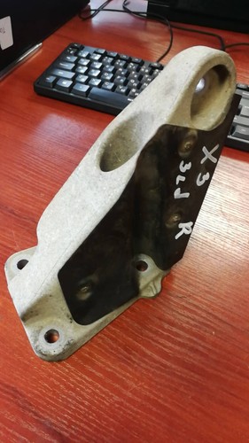 BMW X1 E84 Motorträger links 13807410