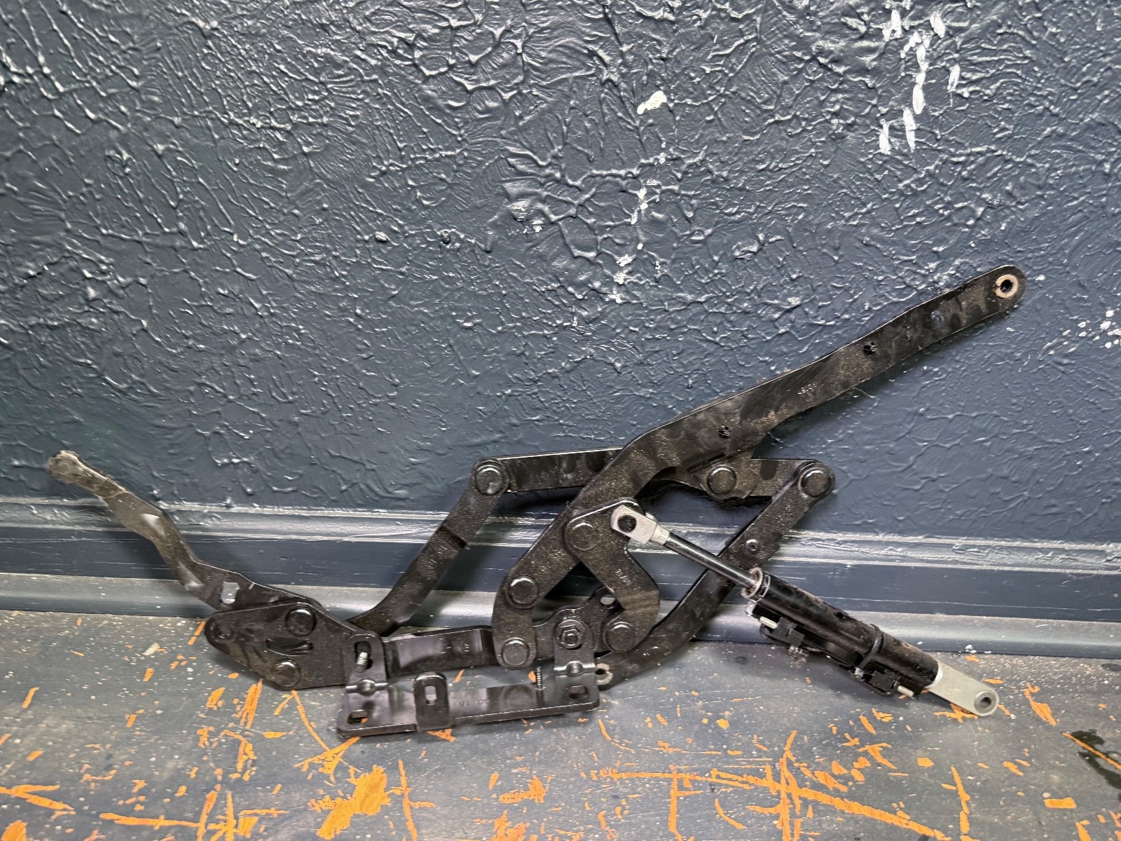 17-23 Audi R8 Spyder Left & Right Convertible Top Hinge 4S7825307A 4S7825308A