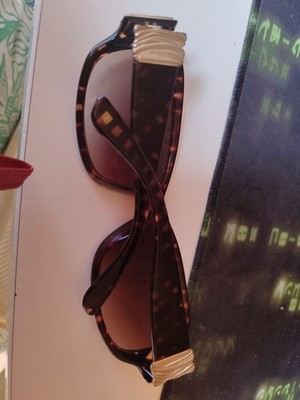 Dana Buchman Sonnenbrille