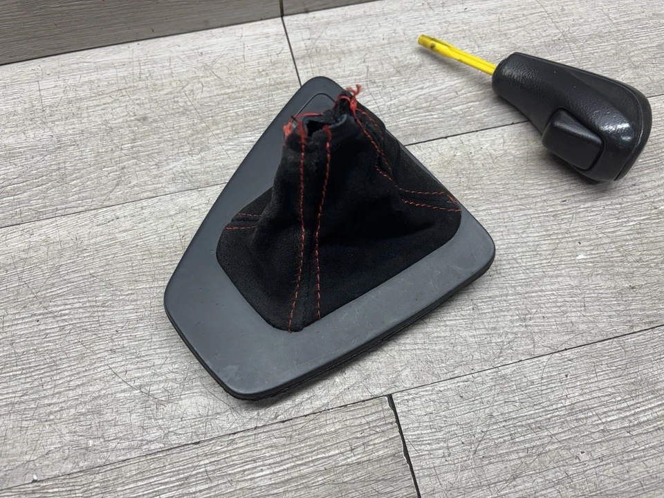 2008 BMW E90 335xi ponto vermelho seletor de engrenagem automático botão de guarnição e acabamento fabricante de equipamento original - Imagem 4 de 4