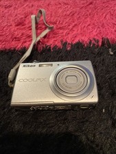 Nikon COOLPIX S203 10.0MP Compact Camera Battery SD card No Charger