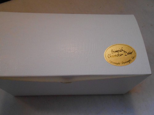 Simpich Character Dolls ELVES/ ELF "DING-A-LING"~ NIB ~holding a large gold bell - Picture 9 of 9