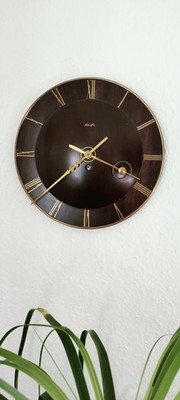 Wanduhr zum Aufziehen Firma Kienzle Von 1956, aus Nussbaum mit Messing,