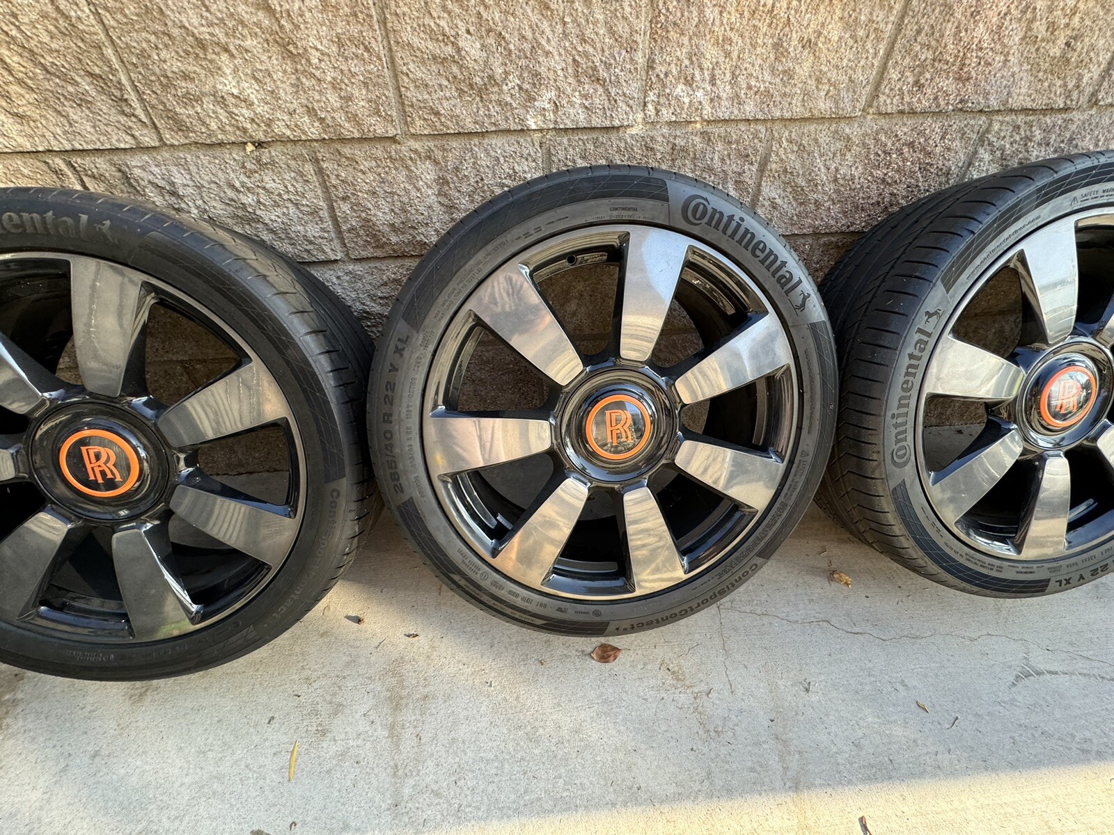 22" USE ROLLS ROYCE CULLINAN SET OF 4 WHEEL AND TIRES