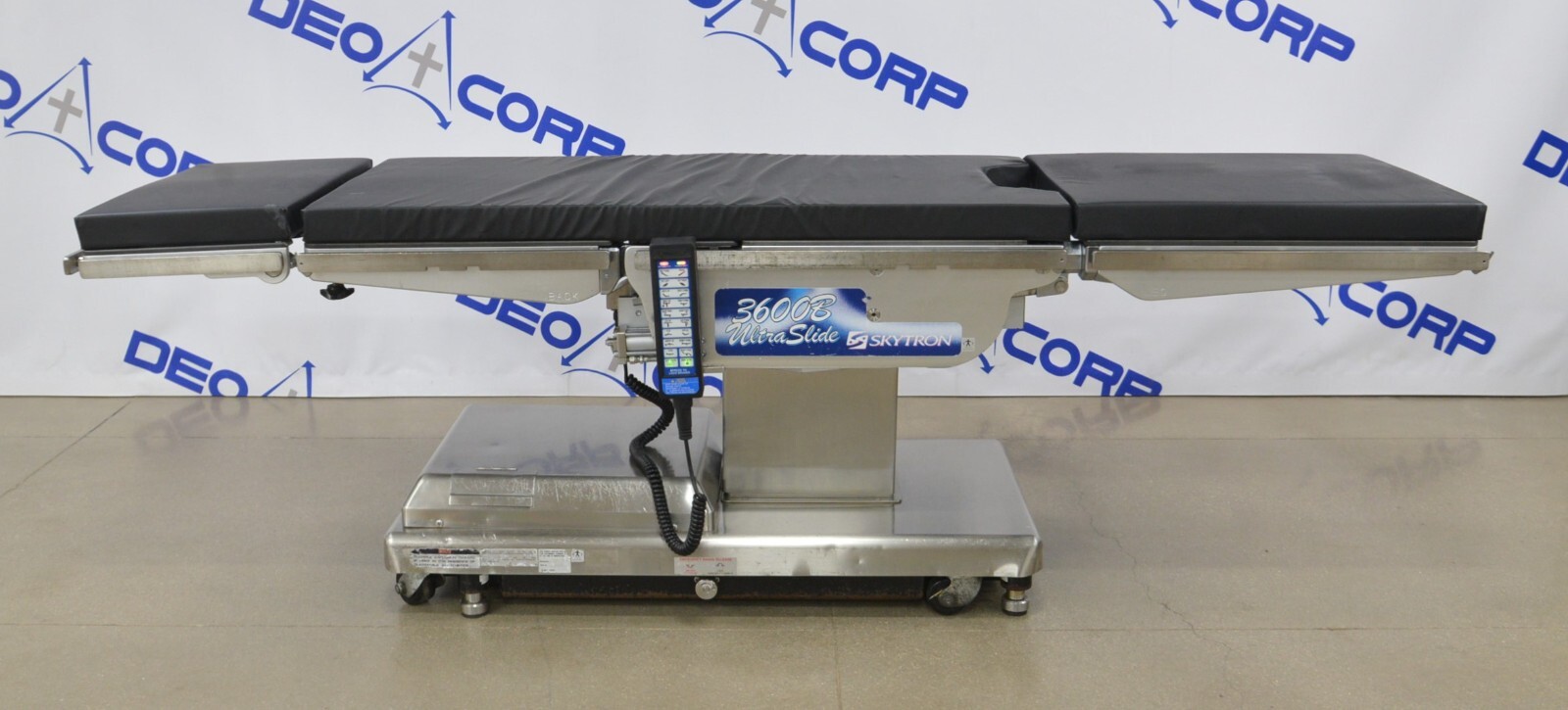 Skytron 3600B UltraSlide Surgical Table W/ Skytron 3600 Series Remote