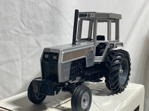 Scale Models 2017 Heritage Collector Ed White Field Boss 2-135 Tractor, 1/16 NIB - Picture 5 of 6
