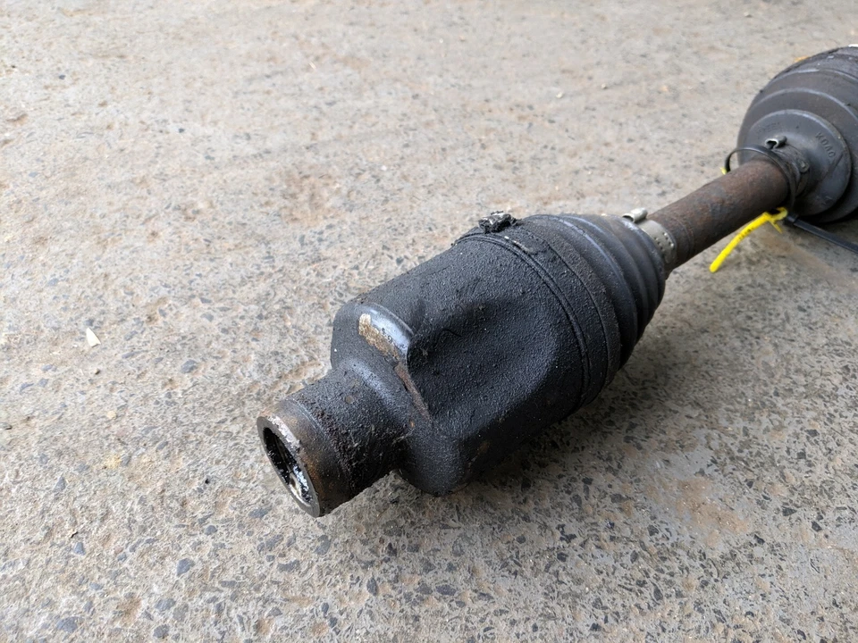 VAUXHALL ANTARA 2.0 AUTO DRIVESHAFT DRIVE SHAFT OSF DRIVER FRONT - Image 2 of 3