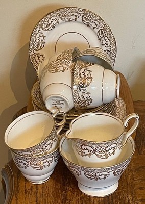 ROYAL STAFFORD 20-teiliges Teeservice - Weiß & Gold Bone China