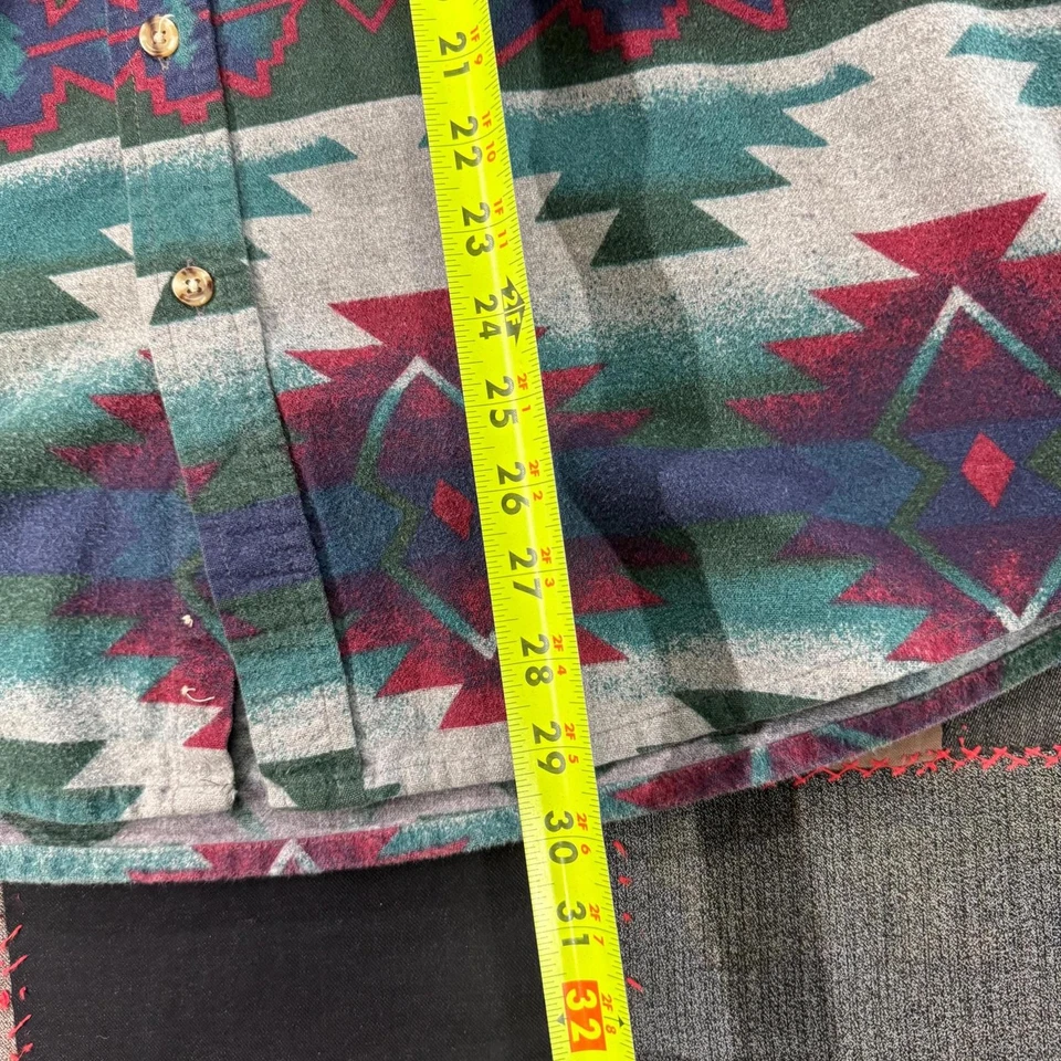 Vintage 2000's Cabelas Southern Aztec Patterned Flannel Button Up Shirt Size XL - Image 4 of 4