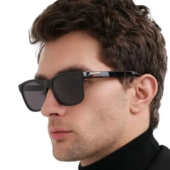 Gucci Men Sunglasses Black Grey Anti-Reflective Square  display picture 1