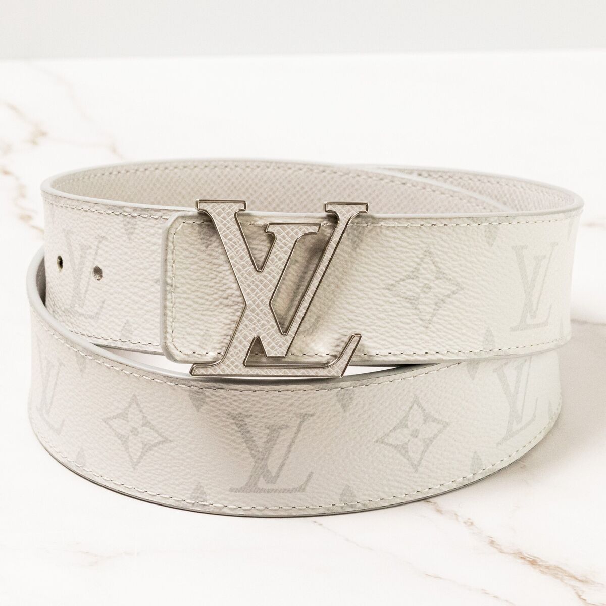 LOUIS VUITTON Ceinture Initiales Taigarama Reversible Belt LOUIS VUITTON Ceinture Initiales Taigarama Reversible Belt