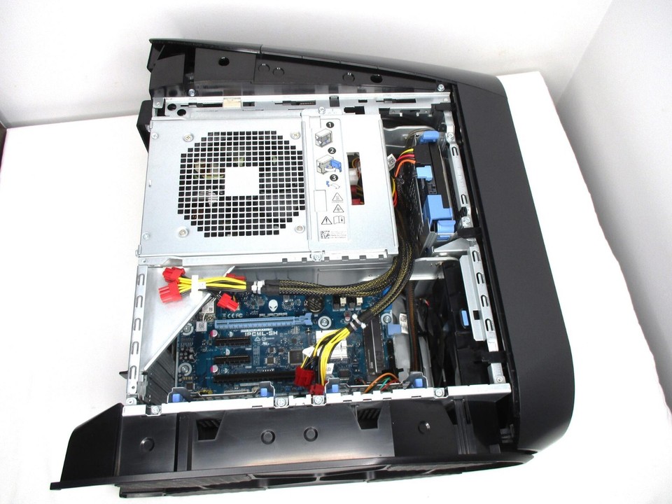 Alienware Aurora R12 i7-11700F 16GB 512GB SSD+1TB HDD Wi-Fi 1000W PSU ...