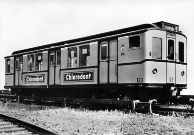 Old black postcard Berlin U-Bahn type B 2 large profile postcard fgr5035g