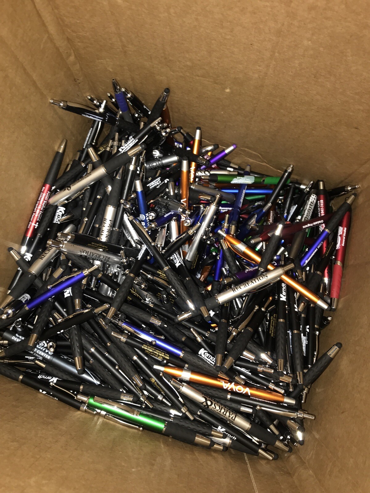 Bulk Lot of 100 Pens Misprint Plastic Retractable Ball Point Pens