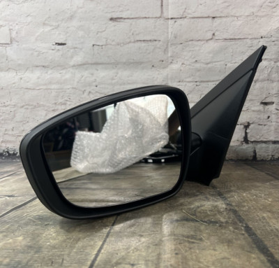 YYM Replacement Driver Side Mirror - YY-873BEL / 053355