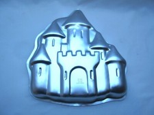 Wilton Enchanted Castle baking cake tin mould pan 2105 – 2031 c 1998