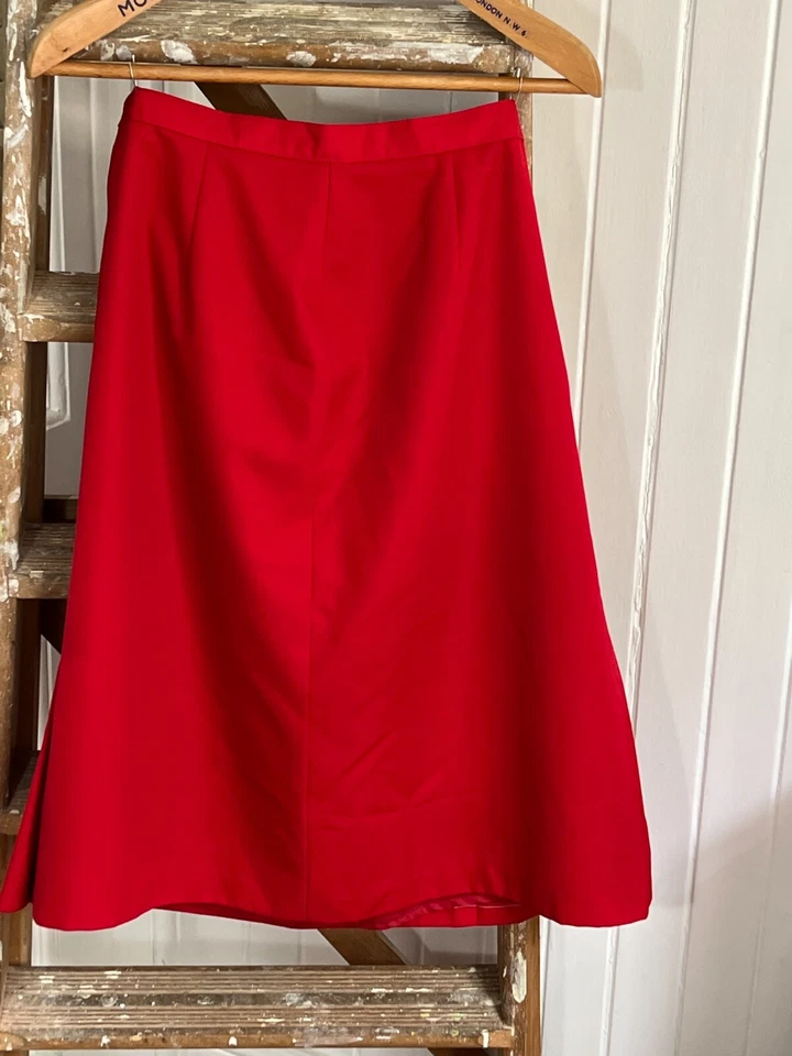 Bold Red Pleated Skirt | Classic A-line Style | Mid-Length | Charity Sale - Image 4 of 4